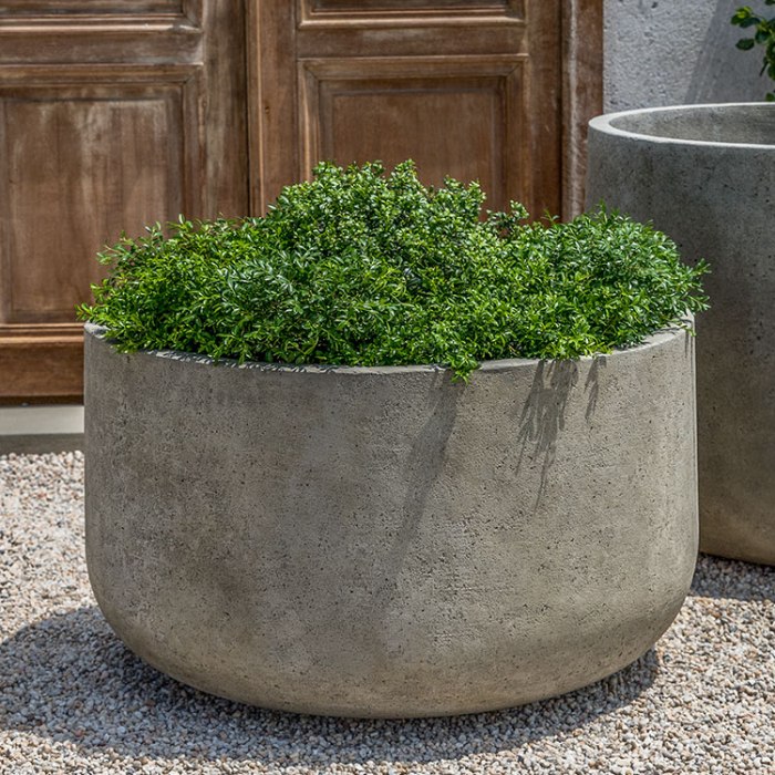 Extra large plant pot